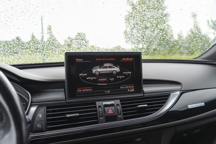 AUDI A6 LIMOUSINE QUATTRO