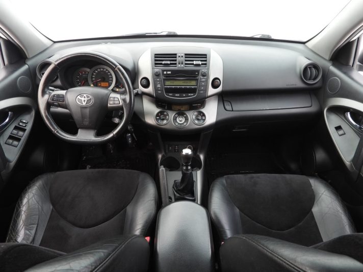 TOYOTA RAV 4
