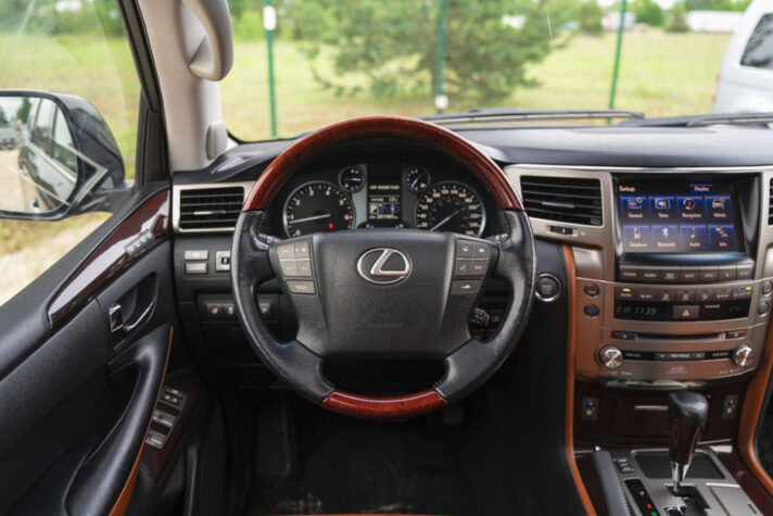 LEXUS LX 570