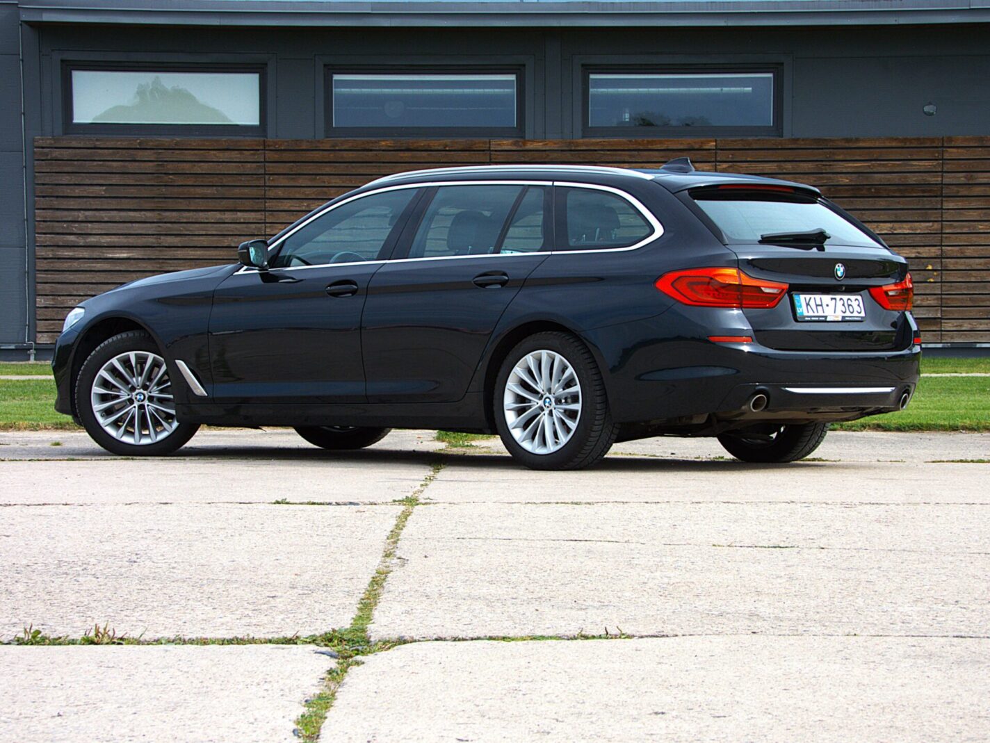 BMW 520I