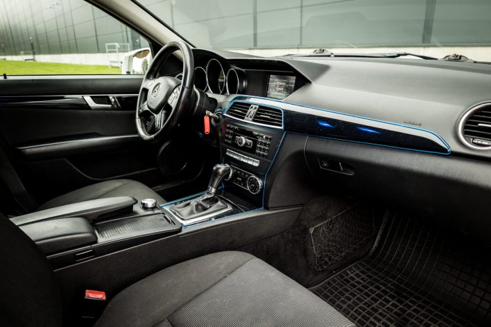 MERCEDES BENZ C220