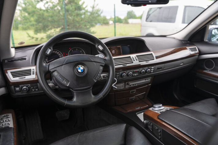 BMW 730