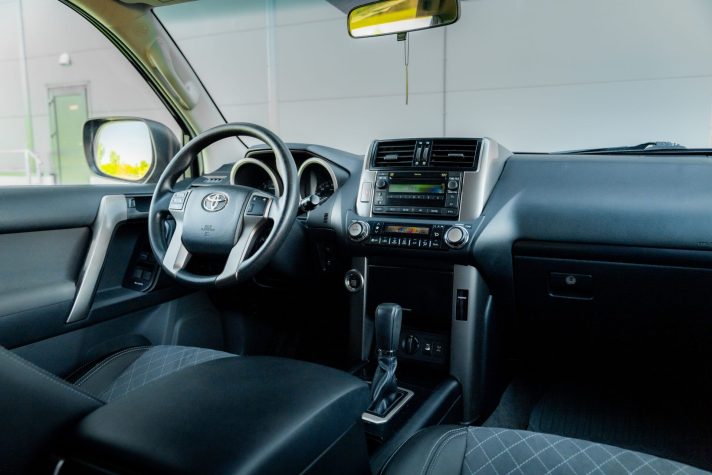 TOYOTA LAND CRUISER
