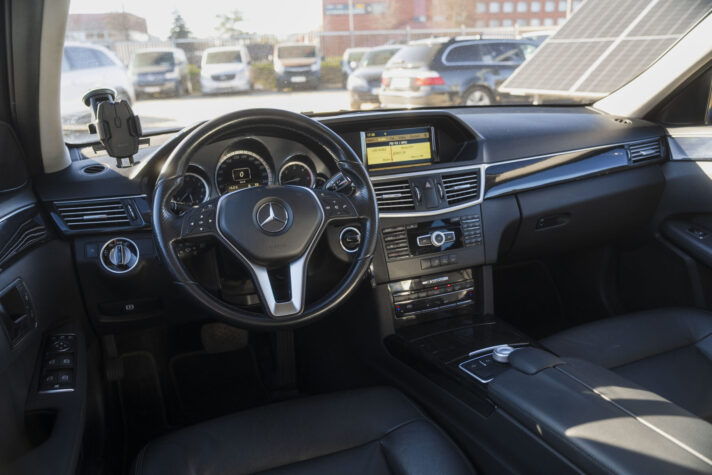 MERCEDES BENZ E250
