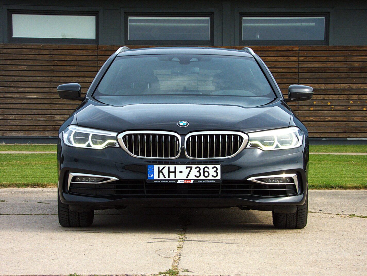 BMW 520I