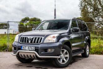 TOYOTA LAND CRUISER