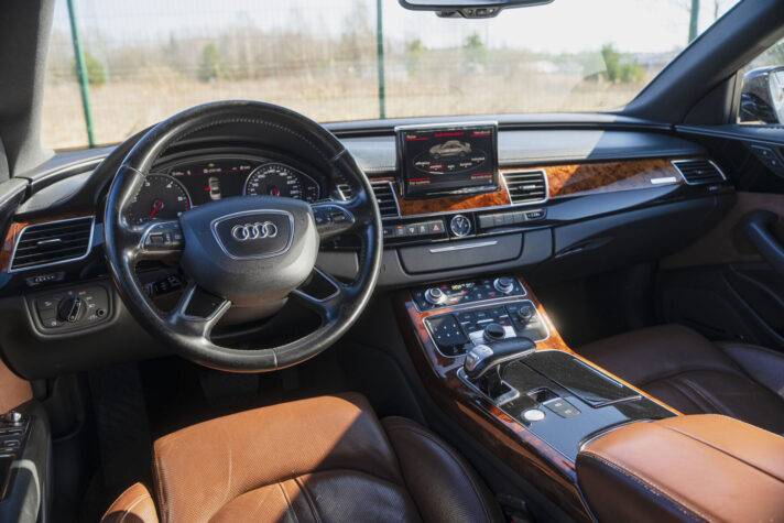 AUDI A8 QUATTRO