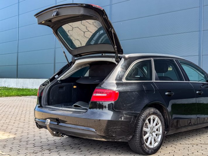 AUDI A4 AVANT