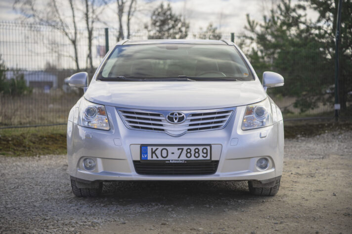 TOYOTA AVENSIS