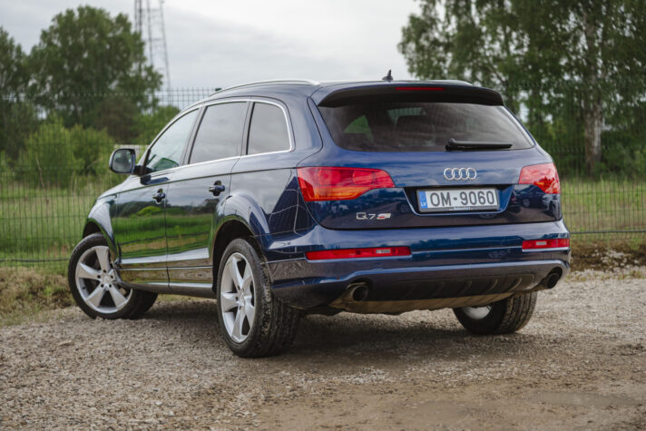 AUDI Q7 S-LINE