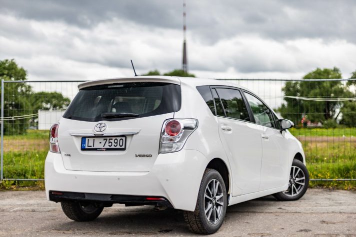 TOYOTA VERSO