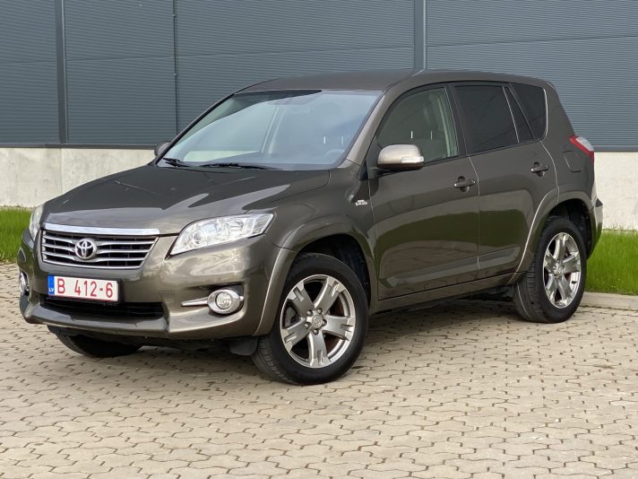 TOYOTA RAV-4 2.2D4D 110kw Automāts