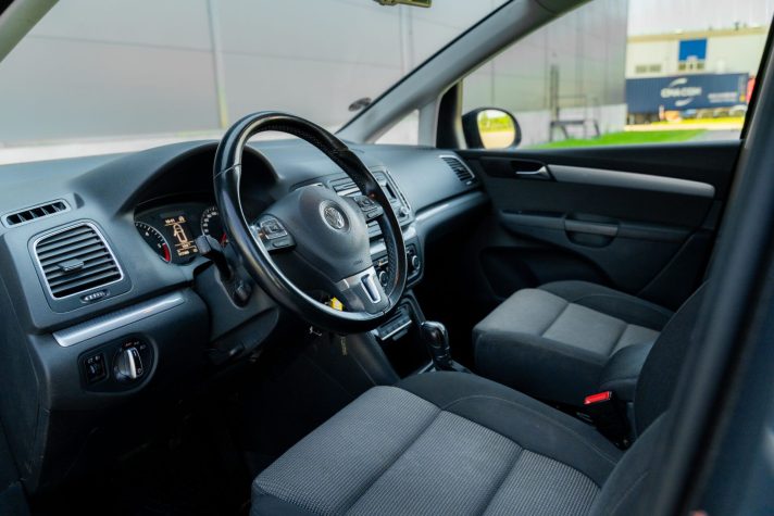 VW SHARAN