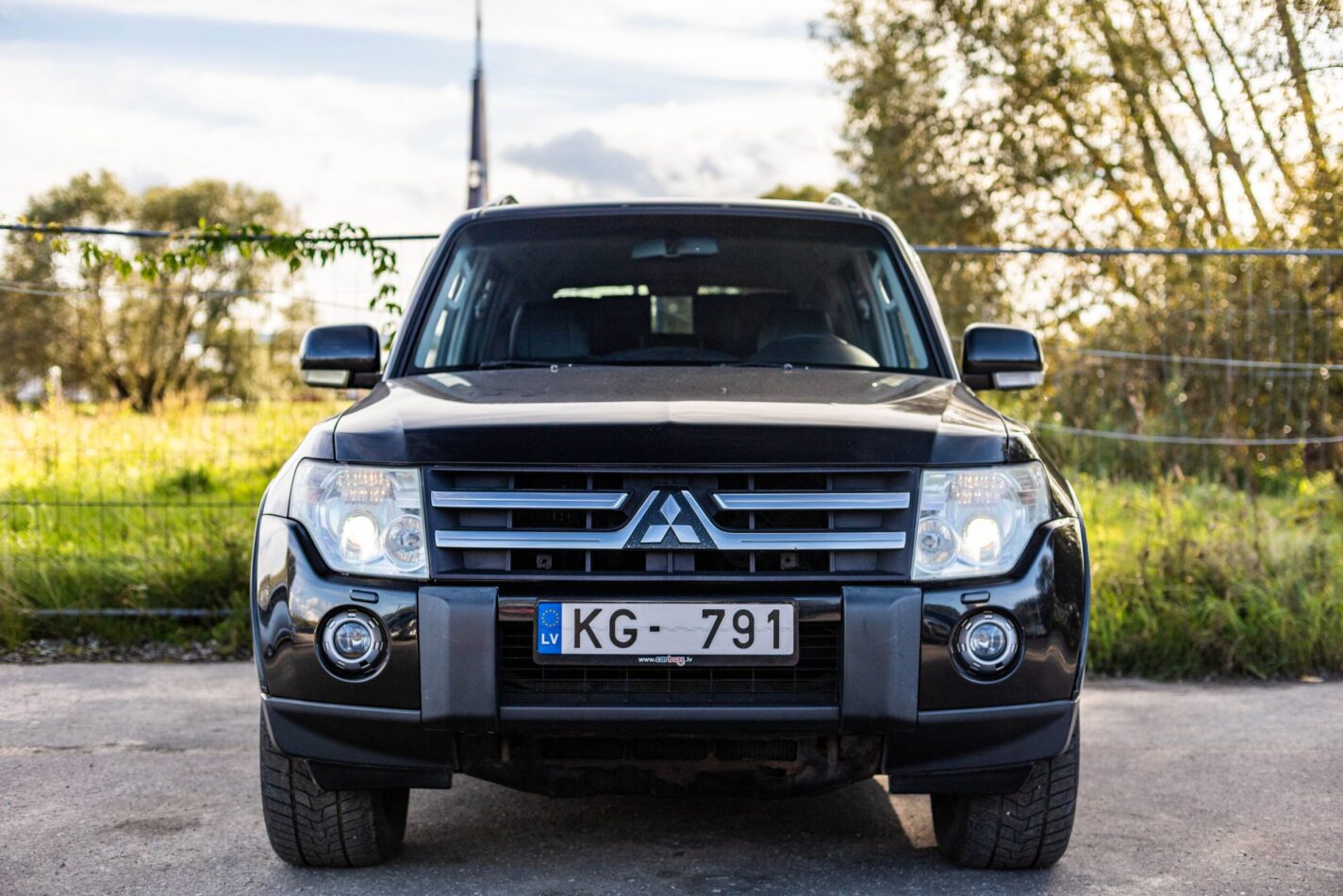 MITSUBISHI PAJERO