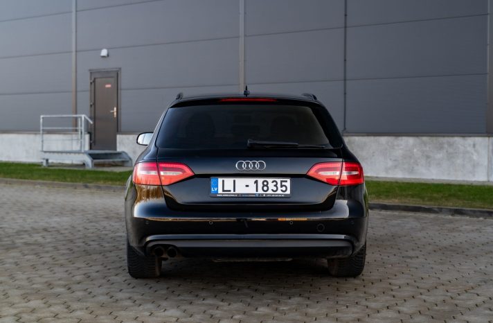 AUDI A4 AVANT