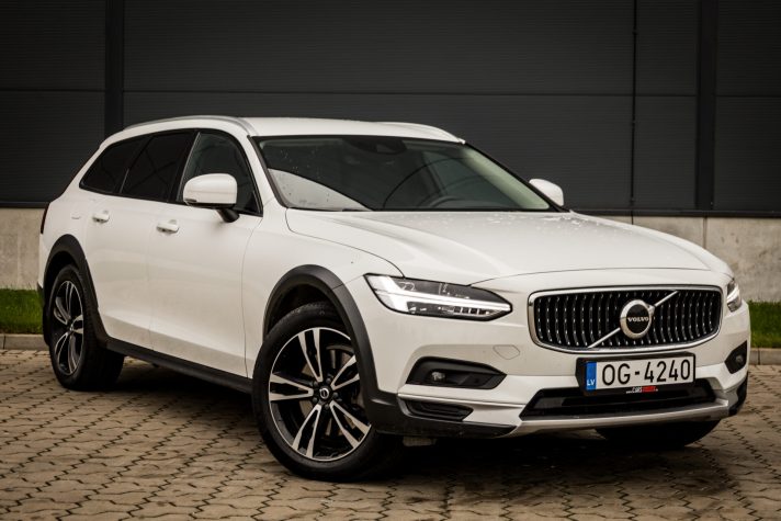 VOLVO V90 CROSS COUNTRY