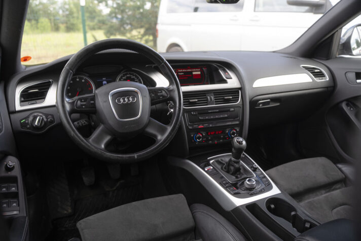 AUDI A4 S-LINE