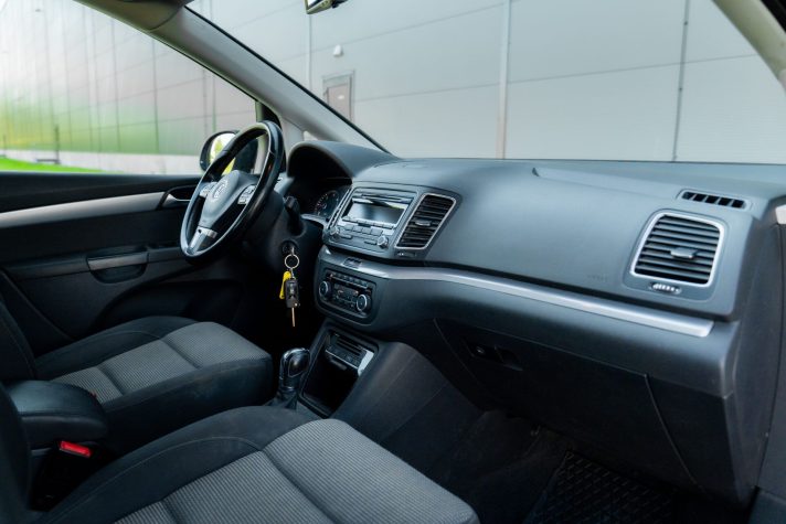 VW SHARAN