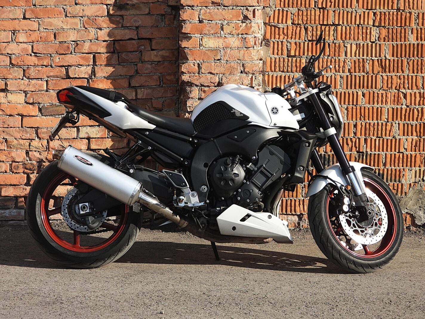 YAMAHA FZ 1