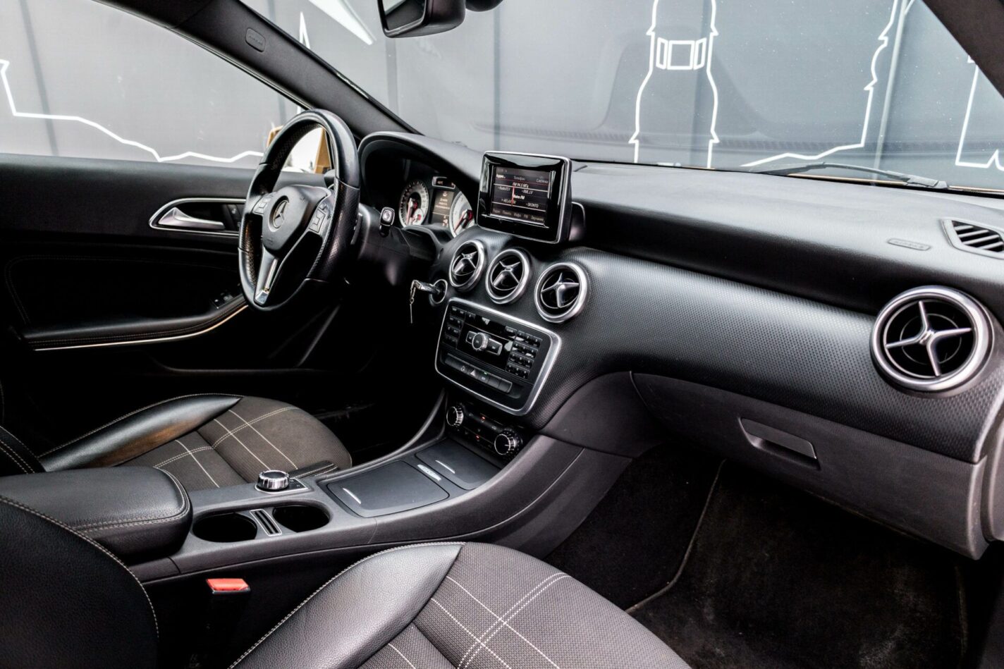 MERCEDES BENZ A180
