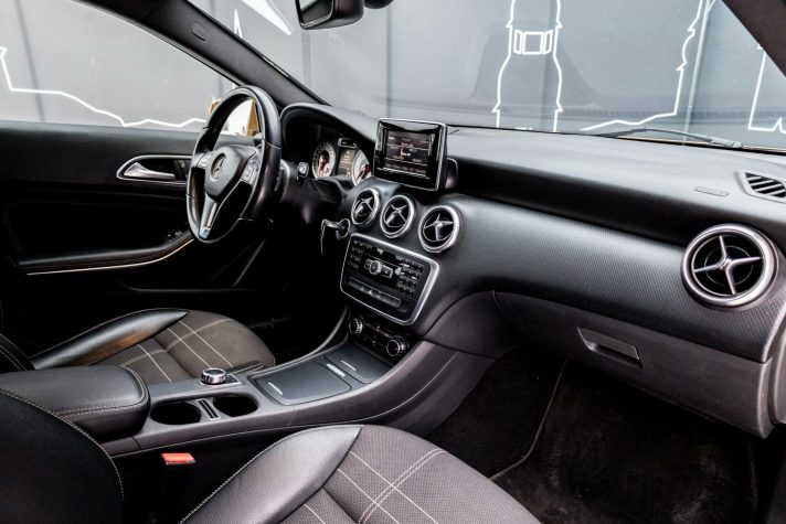MERCEDES BENZ A180