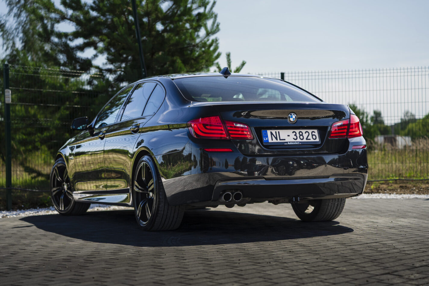 BMW 525