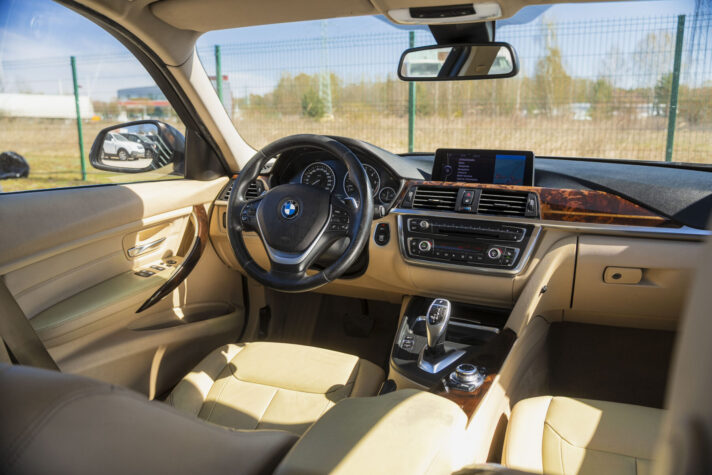 BMW 320