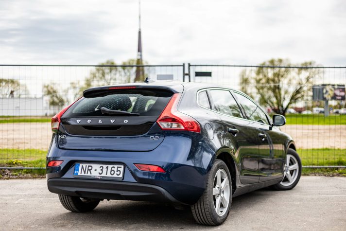 VOLVO V40