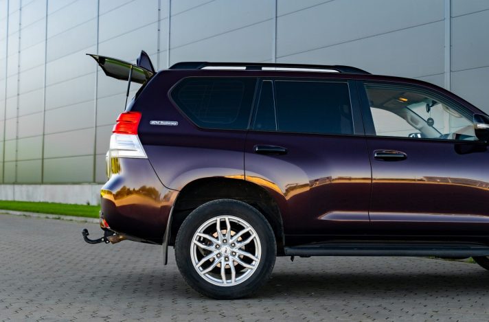 TOYOTA LAND CRUISER
