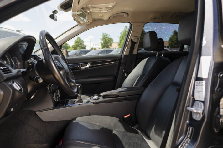 MERCEDES BENZ C200