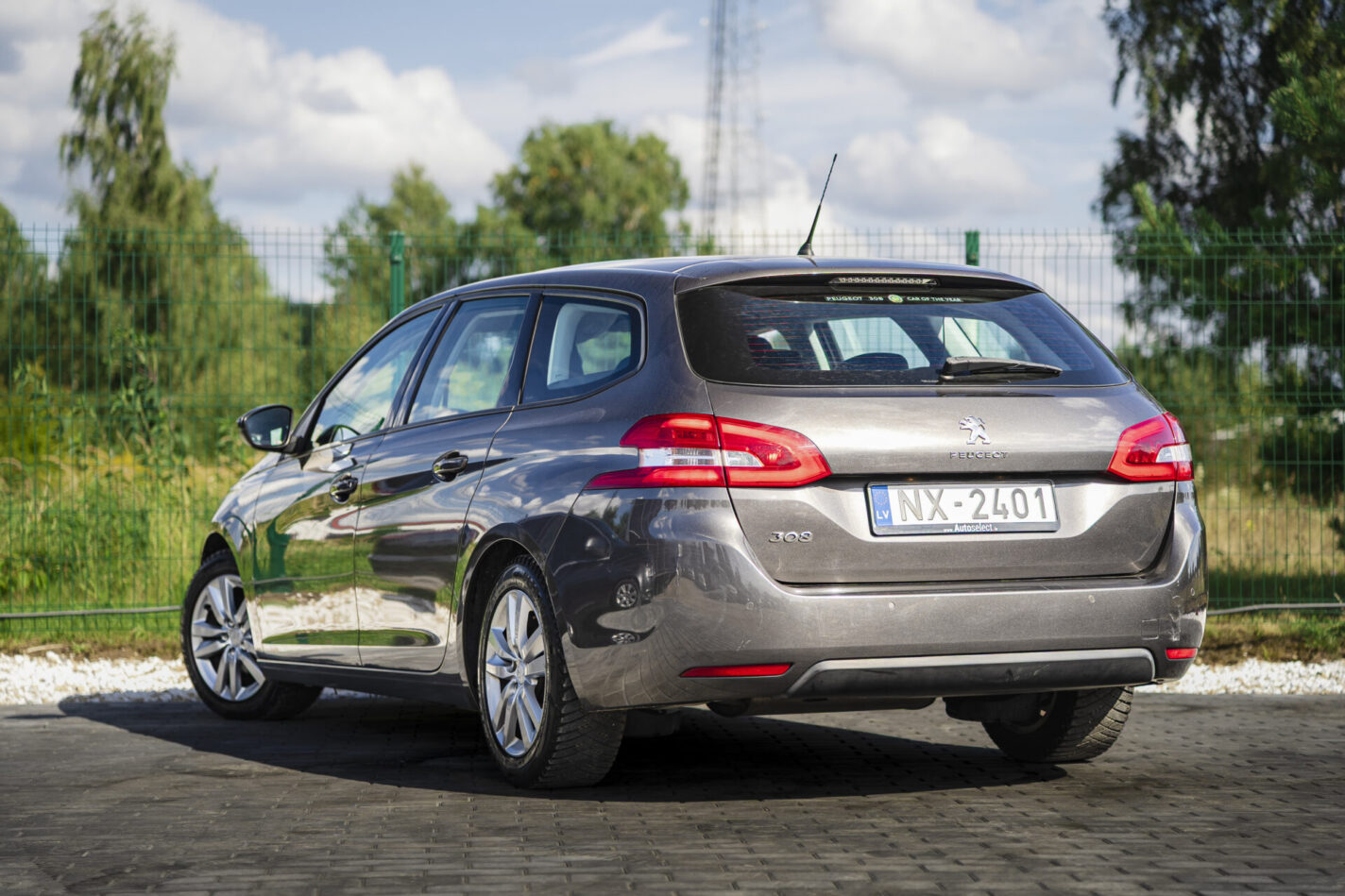 PEUGEOT 308