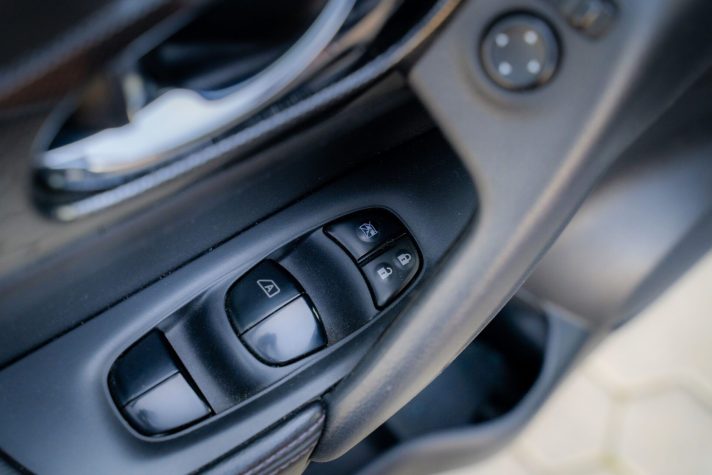 NISSAN X TRAIL