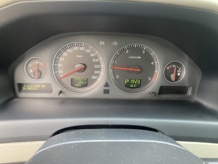VOLVO XC70 2.4D D5