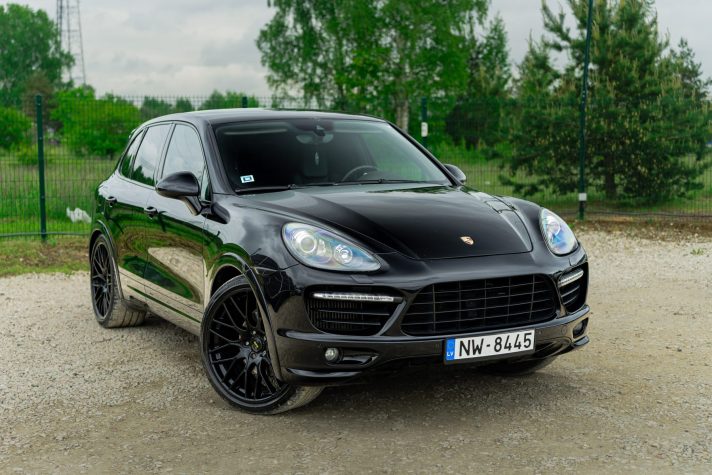 PORSCHE CAYENNE TURBO
