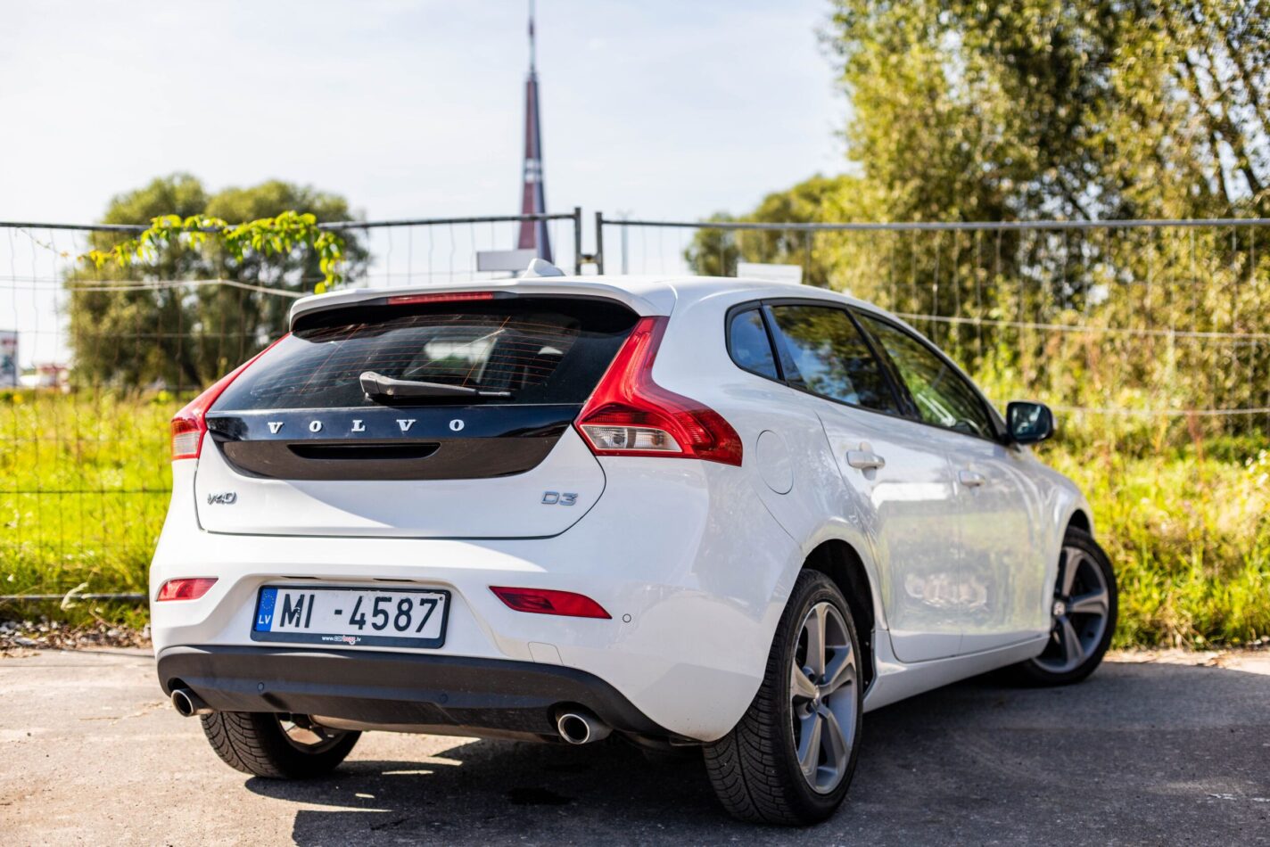VOLVO V40
