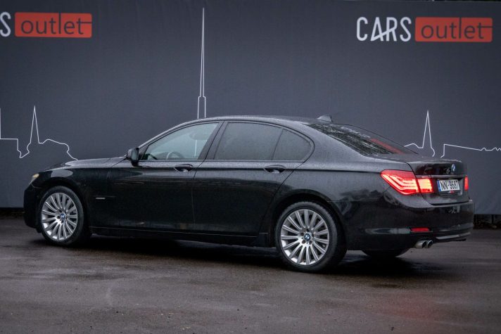 BMW 730