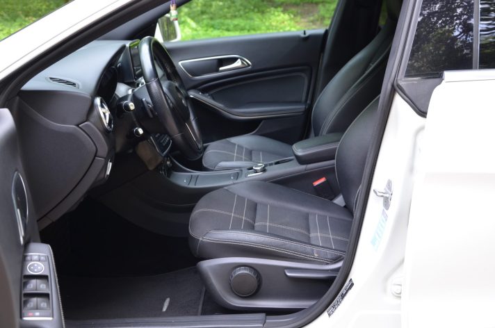 Mercedes-Benz Cla220 Sedans 2.2Cdi (125kw- 170z/s) Dīzelis ar automatisko ātrumkārbu.