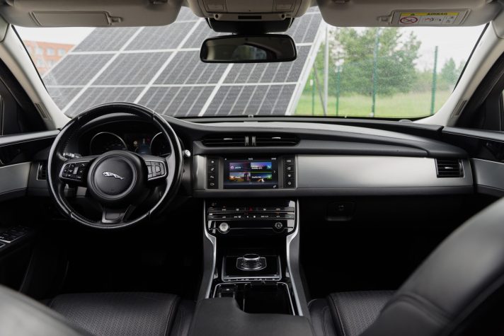 JAGUAR XF