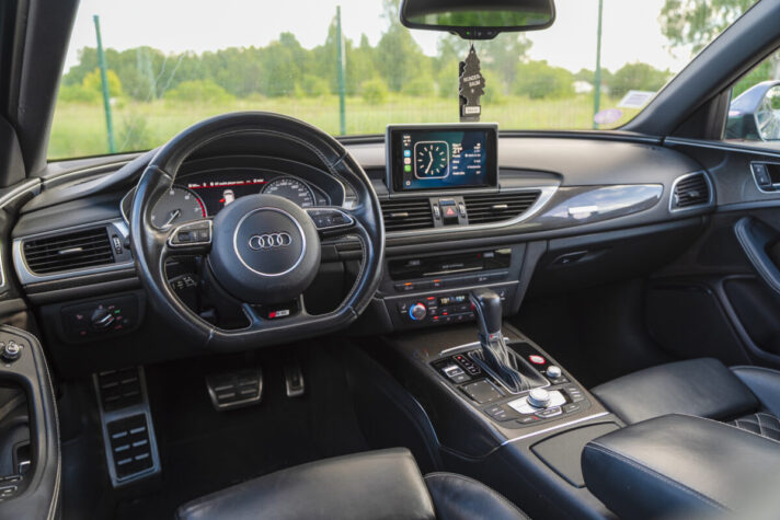 AUDI S6 AVANT