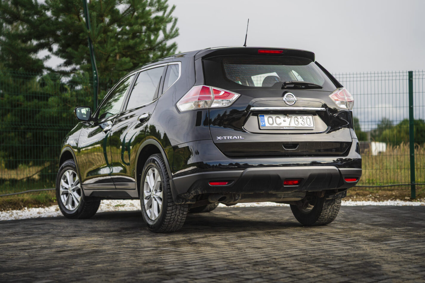 NISSAN X-TRAIL
