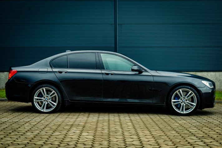 BMW 730