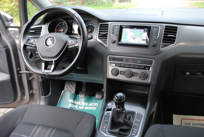 VW GOLF SPORTSVAN 1.6 TDI