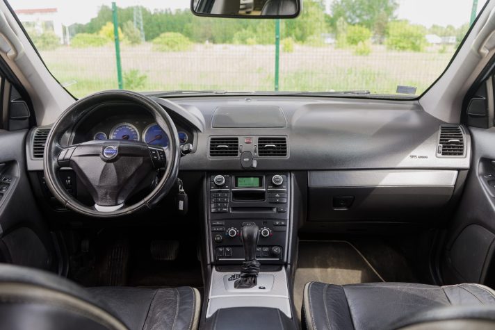 VOLVO XC90