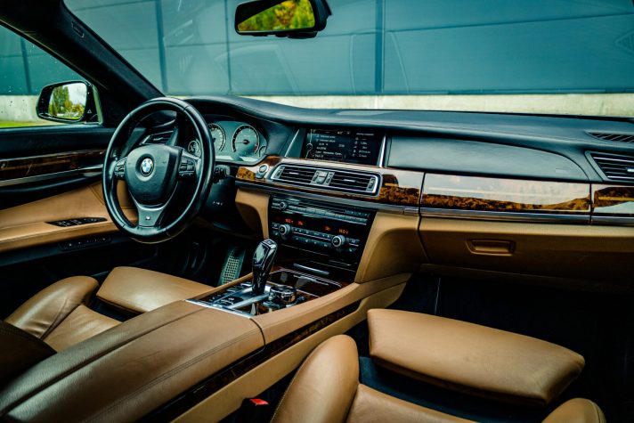 BMW 730