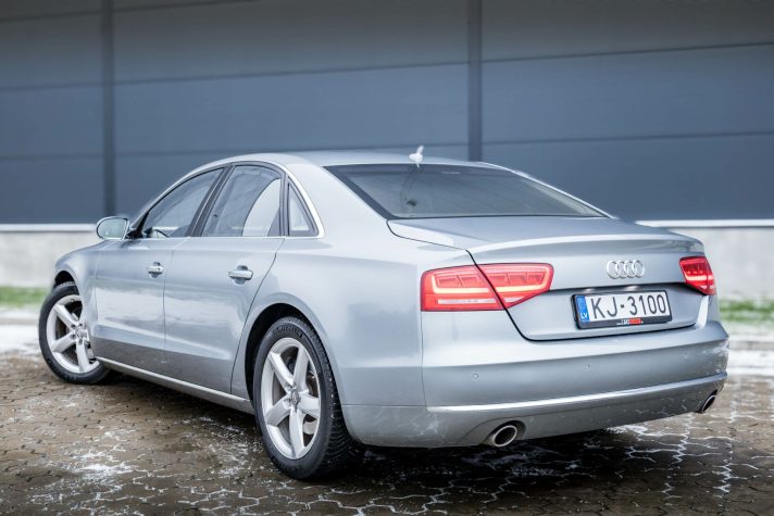 AUDI A8