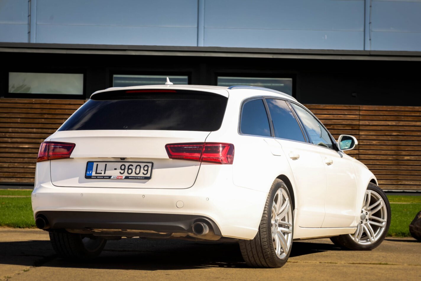 AUDI A6 AVANT