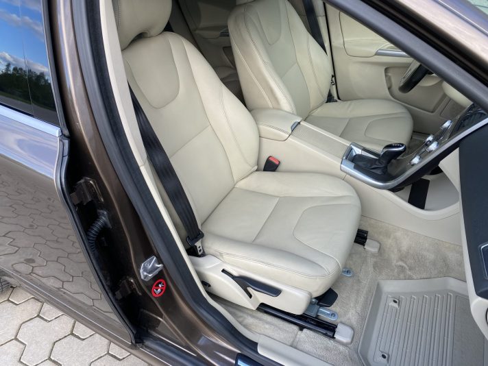 VOLVO XC60 2.4D 5-cilindru dzinējs  133kw