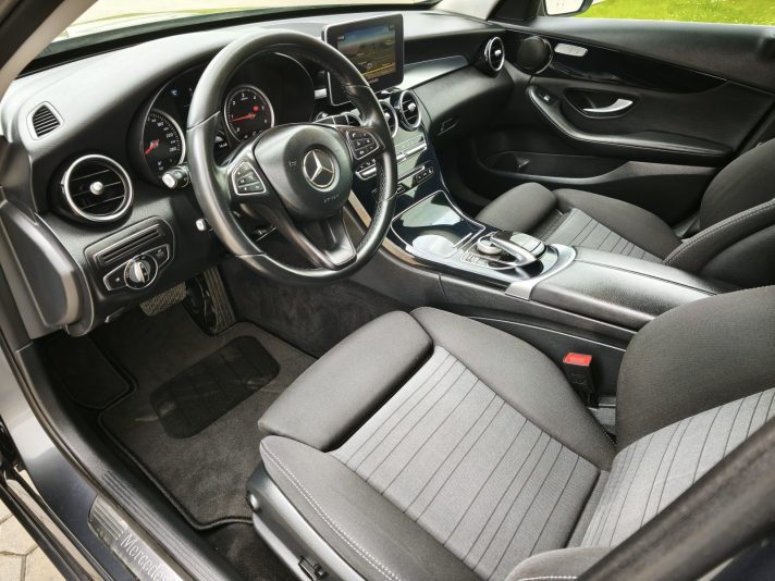 Mercedes-Benz C220 125kwt 7G-Tronic