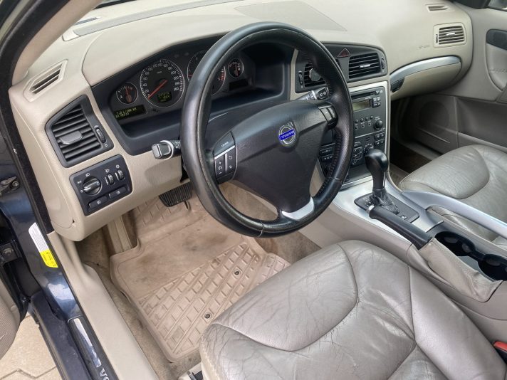 VOLVO XC70 2.4D D5