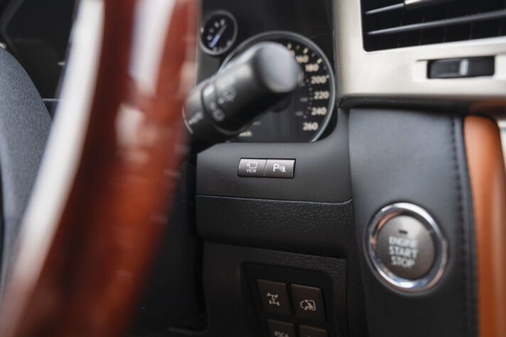 LEXUS LX 570